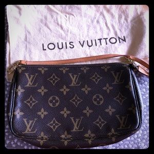 LV small purse